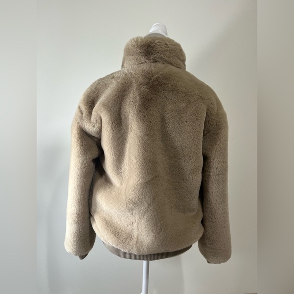 NWT XS Camel 🐪 Faux Fur Bomber Jacket - Picture 3 of 8